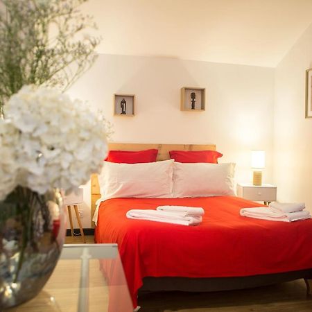 Bellesserre Maison Maupas Chambre Rouge מראה חיצוני תמונה